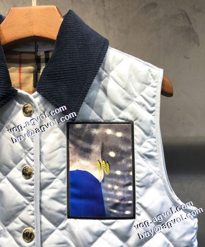 ダウンジャケット ベスト バーバリースーパーコピー 魅惑 2021秋冬 バーバリー BURBERRY 立体的な衿元 適度な厚み