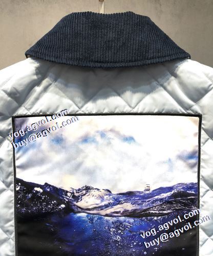 ダウンジャケット ベスト バーバリースーパーコピー 魅惑 2021秋冬 バーバリー BURBERRY 立体的な衿元 適度な厚み