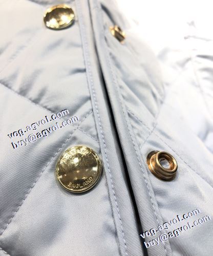 ダウンジャケット ベスト バーバリースーパーコピー 魅惑 2021秋冬 バーバリー BURBERRY 立体的な衿元 適度な厚み