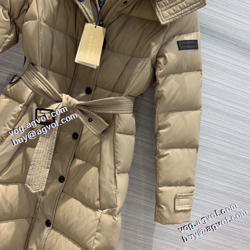フード部分は取り外し可能 バーバリーコピーブランド 2021秋冬 バーバリー BURBERRY 大人のセンスを感じさせる 2色可選 ダウンジャケット ロングコート