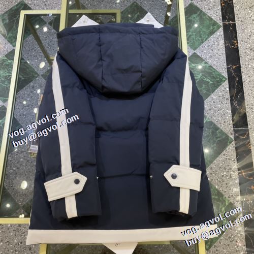 2021秋冬 セリーヌ CELINE ダウンジャケット フードづき ポケットづき セリーヌブランド コピー お洒落自在 スナップ止め仕様