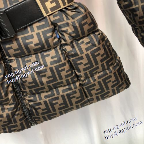 プレミアムダウンコート フェンディコピー ベルトづき 2021秋冬 フェンディ FENDI ポップ 着心地 の良い 2色可選 リバーシブル仕様