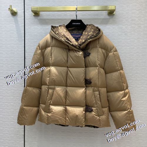 3色可選 2021秋冬 ルイ ヴィトン LOUIS VUITTON ルイ ヴィトンブランド 偽物 通販 肌触りのいい ダウンジャケット フード取り外し不可 スナップ止め仕様 保温効果は抜群