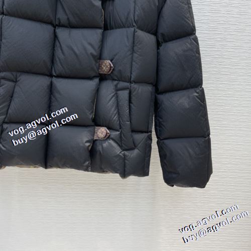 3色可選 2021秋冬 ルイ ヴィトン LOUIS VUITTON ルイ ヴィトンブランド 偽物 通販 肌触りのいい ダウンジャケット フード取り外し不可 スナップ止め仕様 保温効果は抜群