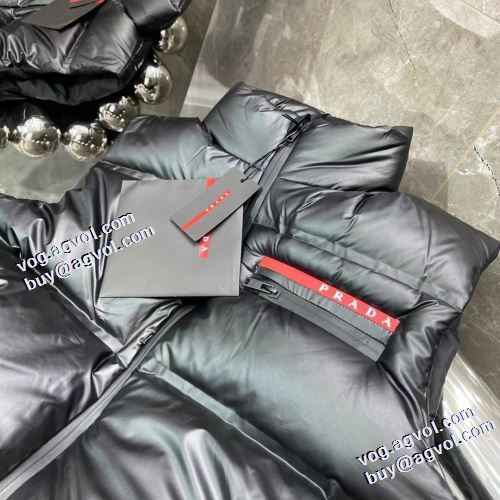 ダウンジャケット 高レベルの保温性 個性派 2021秋冬 プラ PRADA プラダ偽物ブランド ベスト ファスナポケットが斜めになっているデザイン