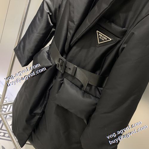 ベルトづき 身体を保温できる ダウンジャケット プラダブランドコピー 2021秋冬 プラダ PRADA 強い魅力を感じる一枚 すっきり着膨れしない