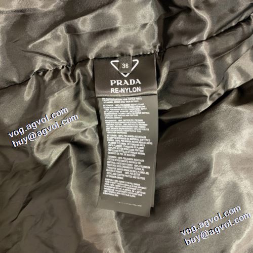ベルトづき 身体を保温できる ダウンジャケット プラダブランドコピー 2021秋冬 プラダ PRADA 強い魅力を感じる一枚 すっきり着膨れしない