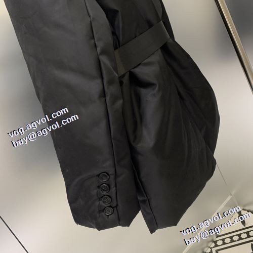 防風性に優れ 2021秋冬 プラダ PRADA 特別人気感謝SALE プラダブランド コピー ダウンジャケット ベルトづき ウエストも細見せ