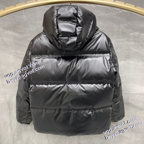 フード取り外し不可 2021秋冬 プラダスーパーコピー 撥水性がある プラダ PRADA 個性的なデザイン ダウンジャケット 軽くて暖かい
