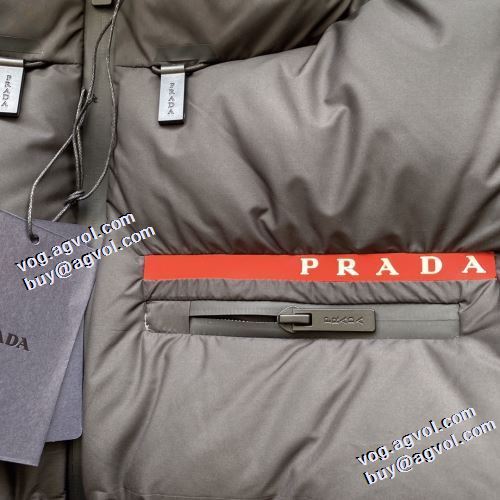 3色可選 大好評 ポケットづき 2021秋冬 プラダ PRADA プラダスーパーコピー 激安 ダウンジャケット フード取り外し不可 高レベルの保温性