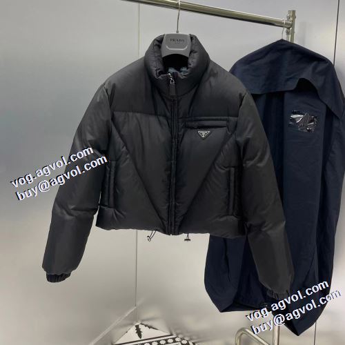 ポケットづき プラダコピーブランド 存在感のある 2021秋冬 プラダ PRADA ダウンジャケット スリムなシルエットデザイン 肌触り柔らか
