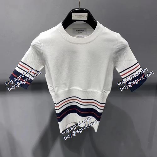  トムブラウン THOM BROWNE 2021春夏 クールビズ 2色可選 THOM BROWNEブランドコピー ムダな装飾を排したデザイン