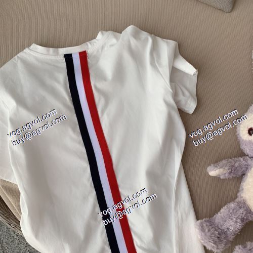  お洒落に魅せる トムブラウン THOM BROWNE 2021春夏 THOM BROWNEブランドコピー 半袖シャツ 2色可選