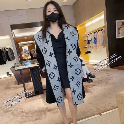 2021秋冬 ルイ ヴィトン LOUIS VUITTON 2色可選 ロングコート 女性らしい印象 ルイ ヴィトンブランドコピー 人気商品登場