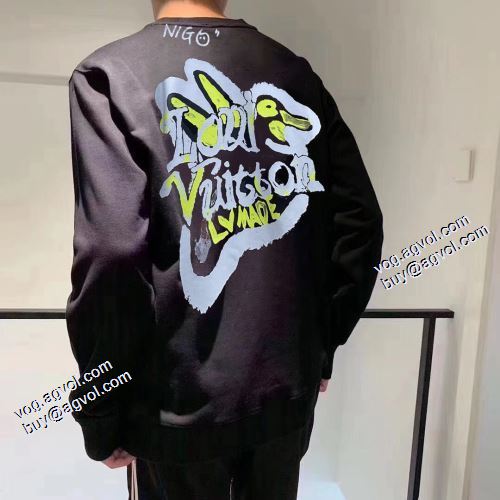 ペアルックトップス 2色可選 2021秋冬 ルイ ヴィトン LOUIS VUITTON プルオーバーパーカー ルイ ヴィトンスーパーコピー  極上の着心地