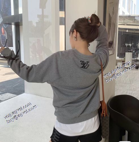 オリジナル プルオーバーパーカー 英字 ルイ ヴィトンブランド 偽物 通販 2021秋冬 ルイ ヴィトン LOUIS VUITTON