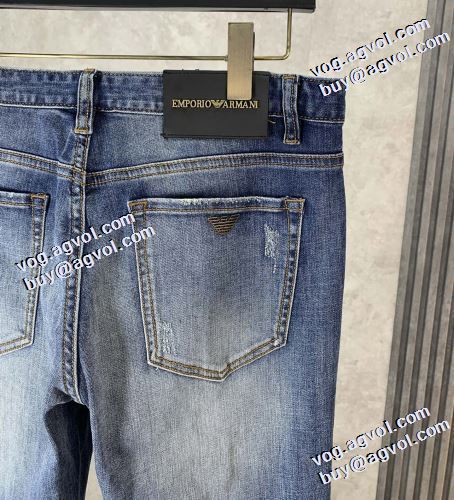 アルマーニスーパーコピー 激安 人気ブランド ストレートデニムパンツ 理想のパンツ 最高のリラックス感 2021秋冬 アルマーニ ARMANI