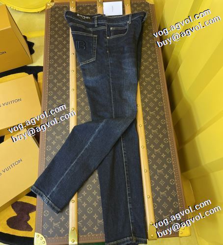 2021秋冬 バルマン BALMAIN バルマンブランド コピー 海外限定ライン デニムパンツ 足長効果のある 本格なデニム地