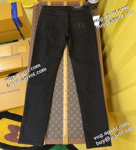 上品に着こなせ デニムパンツ バックポケット付 2021秋冬 バルマンブランド コピー バルマン BALMAIN ストレッチ デニム 