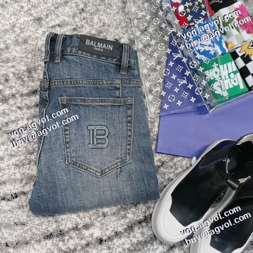 一味違うデニム 2021秋冬 バルマン BALMAIN 今一番HOTな新品 バルマンコピー ブランド ジーンズ ビンテージ感溢れる 