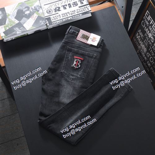  一味違うケーブル編みが魅力満点 バーバリー BURBERRY 魔法のデニム 2021春夏 BURBERRY偽物ブランド