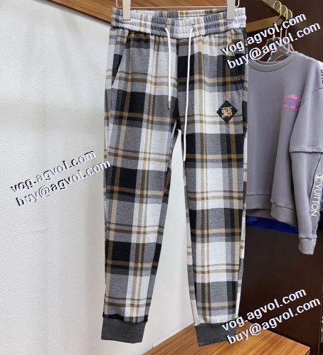 バーバリーコピー 2021秋冬 絶大な人気を誇る どんなポーズでもしっかりフィットする バーバリー BURBERRY 大絶賛の履き心地! チノパン