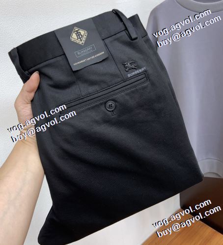 2色可選 バーバリースーパーコピー 上品な輝きを放つ形 チノパン 2021秋冬 バーバリー BURBERRY 重宝するアイテム これからの季節の必須ボトムス