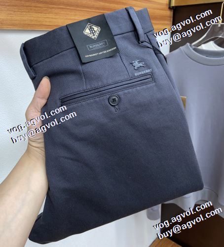 2色可選 バーバリースーパーコピー 上品な輝きを放つ形 チノパン 2021秋冬 バーバリー BURBERRY 重宝するアイテム これからの季節の必須ボトムス