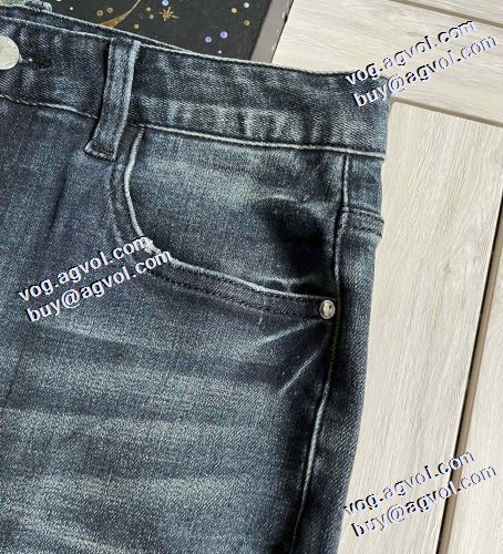 程よい色落ち感 デニムパンツ ドルチェ&ガッバーナコピーブランド 希少価値大！ 絶大な人気を誇る 2021秋冬 ドルチェ＆ガッバーナ Dolce&Gabbana