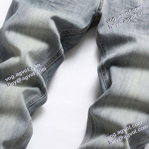 2021秋冬 ディーゼル DIESEL ディーゼルブランド コピー 活用できるアイテム デニムパンツ ストレートデニムパンツ 格好いいデニム