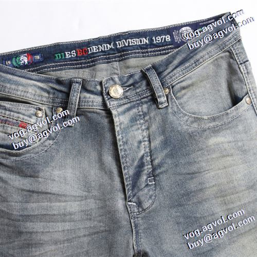 デニムパンツ ディーゼル偽物ブランド 2021秋冬 優美なお出かけスタイル ディーゼル DIESEL ユーズド加工 魔法のデニム