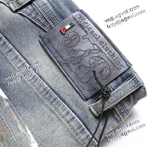 デニムパンツ ディーゼル偽物ブランド 2021秋冬 優美なお出かけスタイル ディーゼル DIESEL ユーズド加工 魔法のデニム