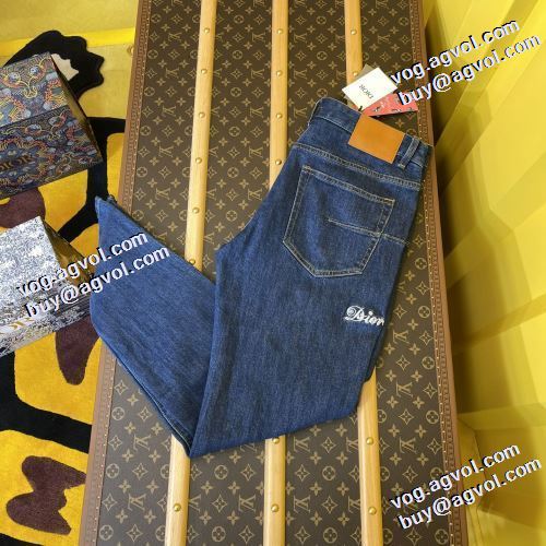 ディオールスーパーコピー 激安 デザイン性の高い デニムパンツ ストレートデニムパンツ 2021秋冬 ディオール DIOR バックポケット付 定番ボトム しっかりとしたデニム地
