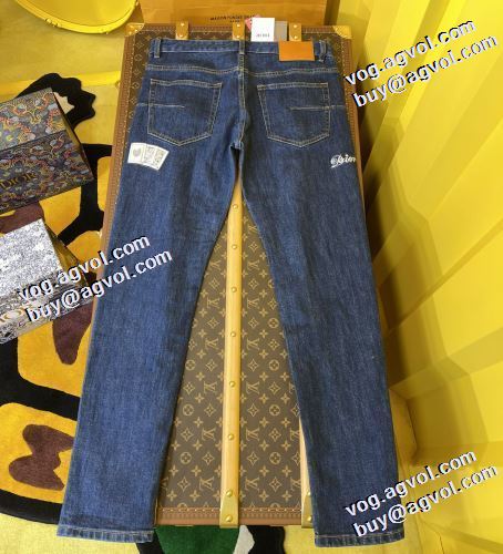 ディオールスーパーコピー 激安 デザイン性の高い デニムパンツ ストレートデニムパンツ 2021秋冬 ディオール DIOR バックポケット付 定番ボトム しっかりとしたデニム地