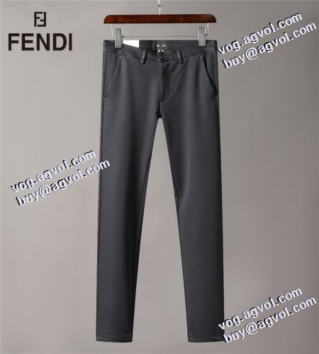 2021秋冬 フェンディ FENDI フェンディブランド コピー 圧倒的な高級感 チノパン 2色可選 長時間履いても疲れない 注目のアイテム 絶大な人気を誇る スタイルアップ効果