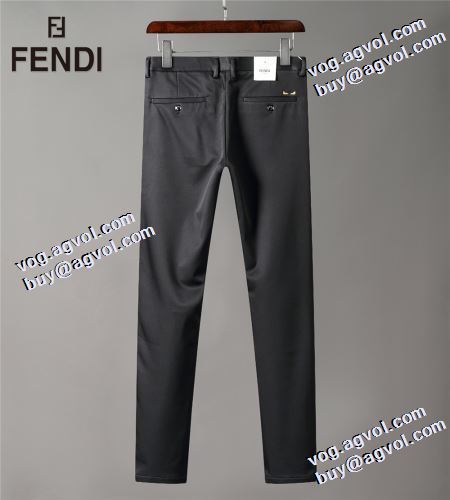 2021秋冬 フェンディ FENDI フェンディブランド コピー 圧倒的な高級感 チノパン 2色可選 長時間履いても疲れない 注目のアイテム 絶大な人気を誇る スタイルアップ効果