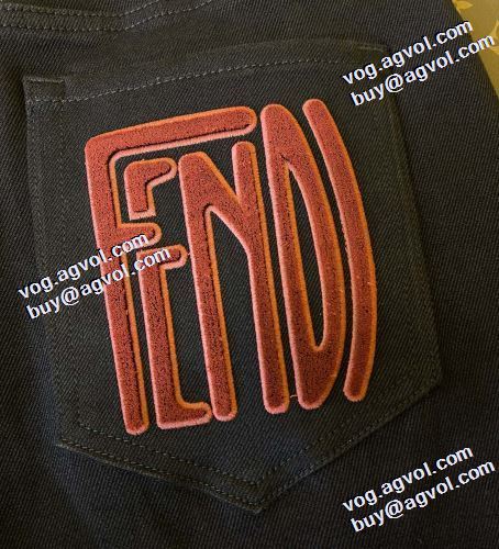 2021秋冬 フェンディ FENDI フェンディブランド 偽物 通販 ランキング1位 ジーンズ バックポケット付 こだわりのオリジナルデニム 人気メンズデニム 絶大な人気を誇る