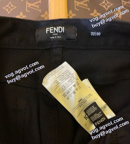 2021秋冬 フェンディ FENDI フェンディブランド 偽物 通販 ランキング1位 ジーンズ バックポケット付 こだわりのオリジナルデニム 人気メンズデニム 絶大な人気を誇る