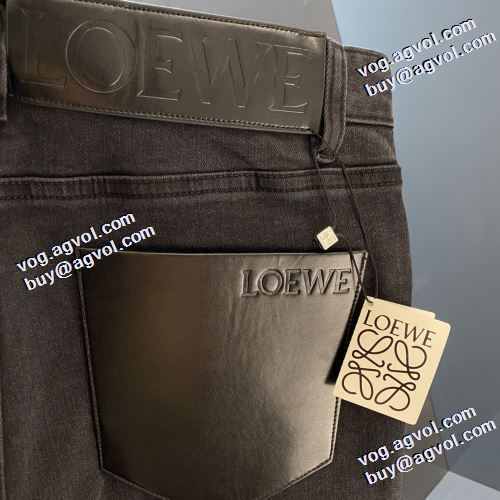 2021秋冬 ロエベスーパーコピー ロエベ LOEWE 生地結構伸びる  重宝するアイテムデニムパンツ 完売必至の人気モデルをご紹介