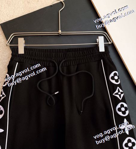 ルイ ヴィトンスーパーコピー 激安 2021秋冬 ルイ ヴィトン LOUIS VUITTON チノパン 重宝するアイテム