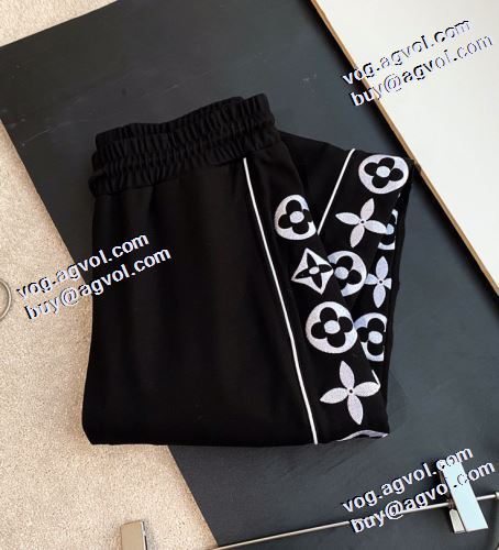 ルイ ヴィトンスーパーコピー 激安 2021秋冬 ルイ ヴィトン LOUIS VUITTON チノパン 重宝するアイテム
