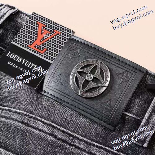 2021秋冬 ルイ ヴィトン LOUIS VUITTON ストレートデニムパンツ 一味違うデニム 綺麗に決まるフォルム！ ルイ ヴィトンブランドスーパーコピー