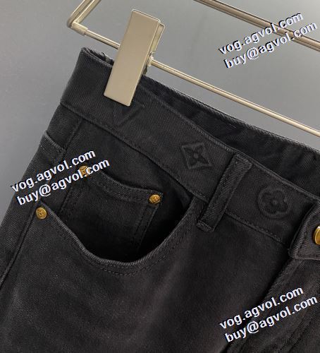 2021秋冬 ルイ ヴィトンコピーブランド ルイ ヴィトン LOUIS VUITTON 味のある大人のデニム ストレッチが効いた 今買い◎得 ストレートデニムパンツ