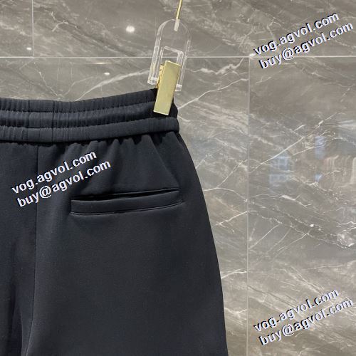 2021秋冬 プラダ PRADA プラダブランド コピー セレブ愛用の超人気商品 チノパン 長時間履いても疲れない 最高のリラックス感