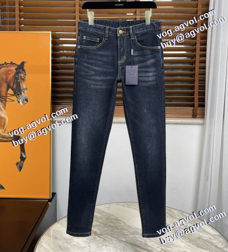 優美なお出かけスタイル プラダブランドコピー 2021秋冬 プラダ PRADA デニムパンツ ハイグレードジーンズ ロゴ入りリベット