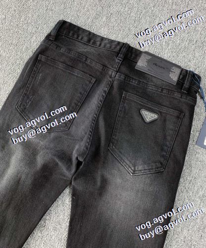 ストレッチジーンズ デニムパンツ 2021秋冬 プラダ PRADA プラダブランド コピー 人目を惹くデザイン 絶妙なルーズ感