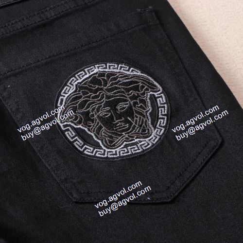  VERSACEブランド コピー 2021春夏 ヴェルサーチVERSACE おすすめ/オススメ どんなシーンにもピッタリ