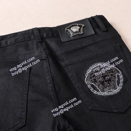  VERSACEブランド コピー 2021春夏 ヴェルサーチVERSACE おすすめ/オススメ どんなシーンにもピッタリ