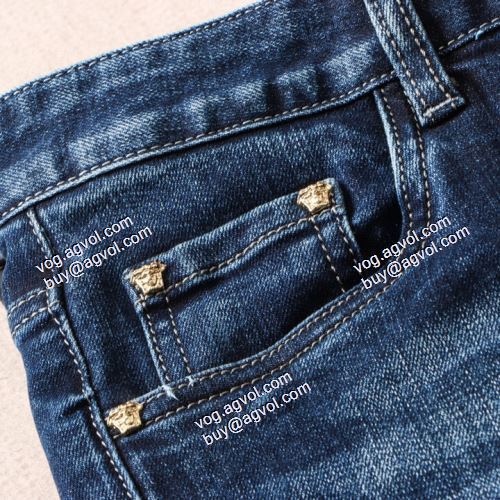  2021春夏 ヴェルサーチVERSACE セール中 VERSACEスーパーコピー 理想のパンツ