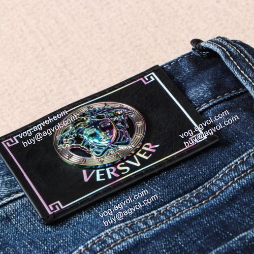  2021春夏 ヴェルサーチVERSACE セール中 VERSACEスーパーコピー 理想のパンツ
